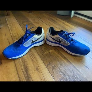Men’s Nike Zoom Vomero+ Team Tennis Shoes